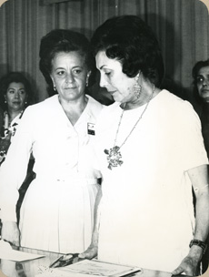 Maria Esther Zuno de Echeverria y mi abuela.
